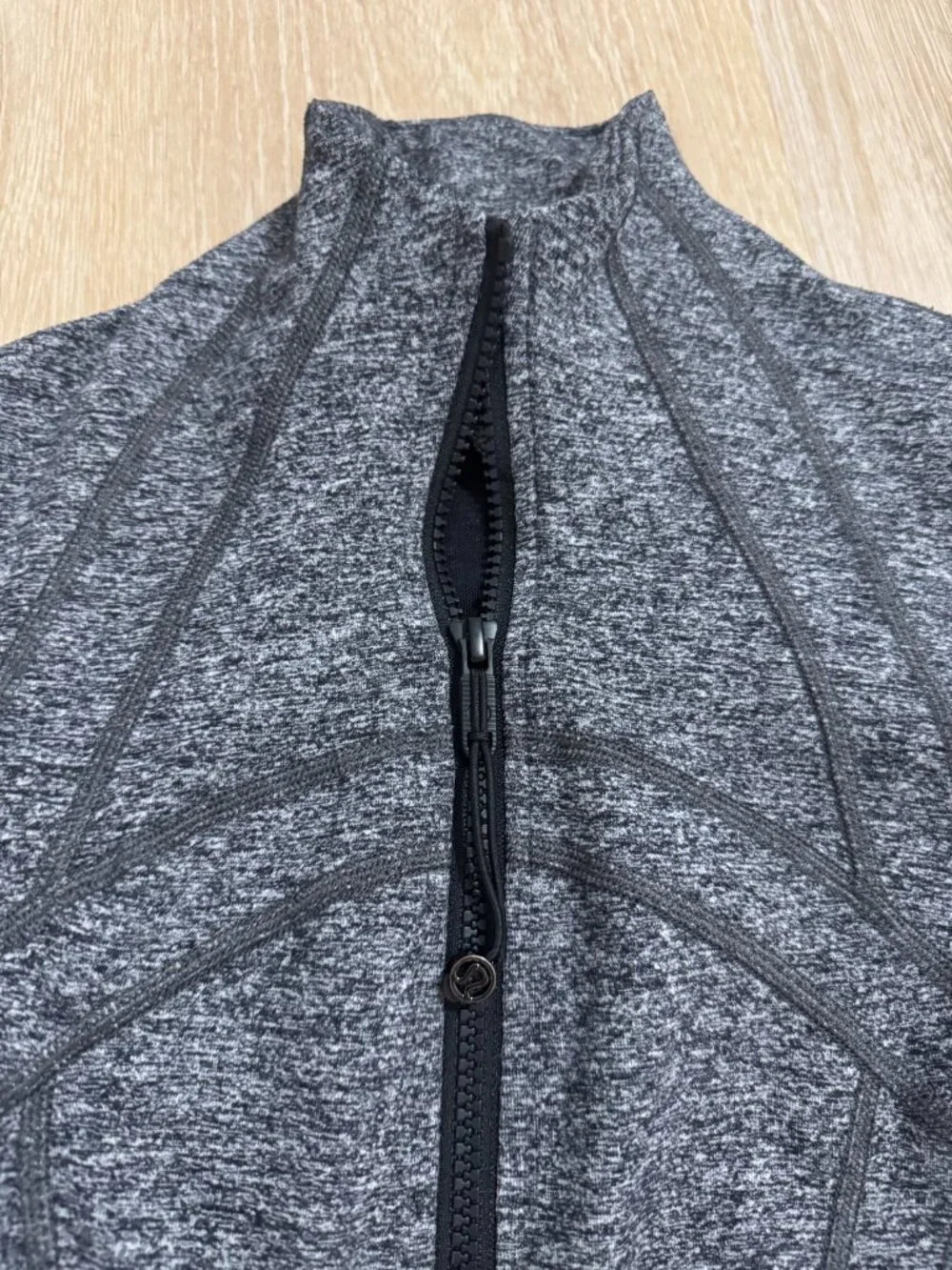 Classic lululemon Define Jacket in heathered gray, women's size 2. 🩶